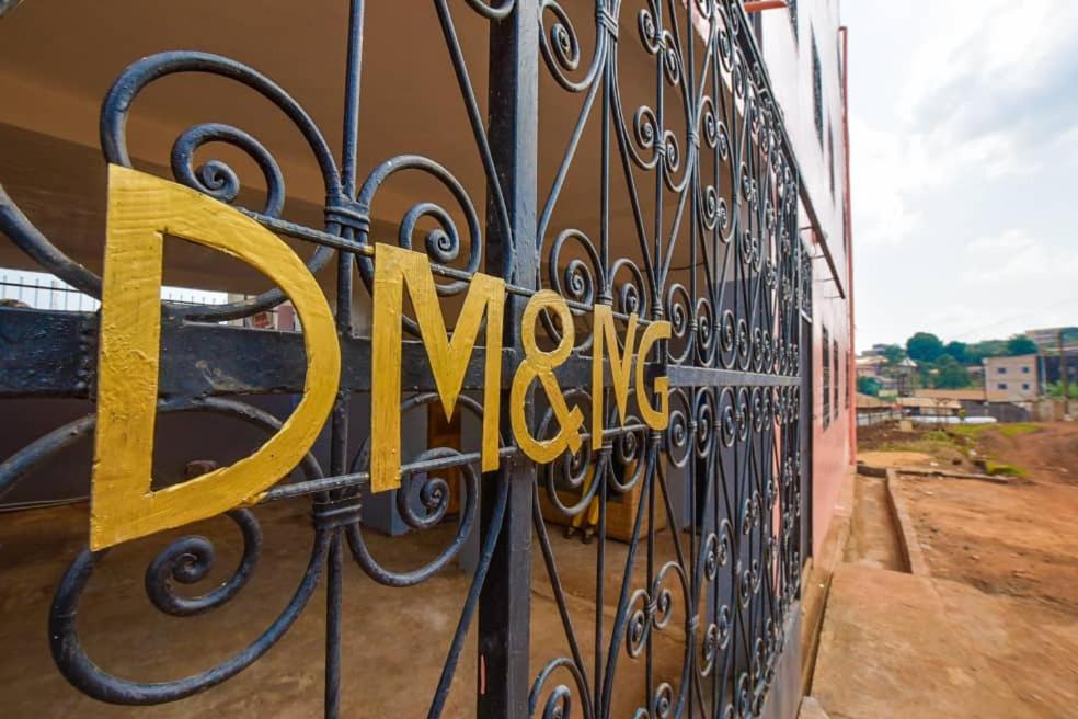 Appartements Neuf De Haut Standing Dm & Ng A Bafoussam Екстериор снимка