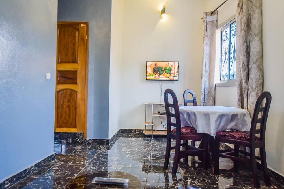 Appartements Neuf De Haut Standing Dm & Ng A Bafoussam Екстериор снимка
