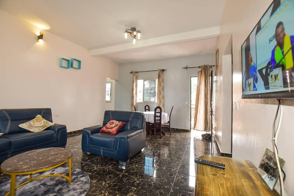 Appartements Neuf De Haut Standing Dm & Ng A Bafoussam Екстериор снимка